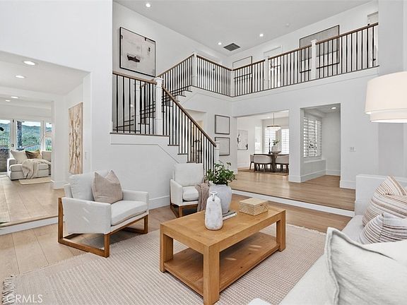 4th image of 11 Riviera