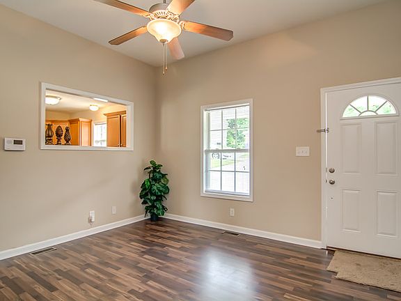 3rd image of 967 Russet Dr