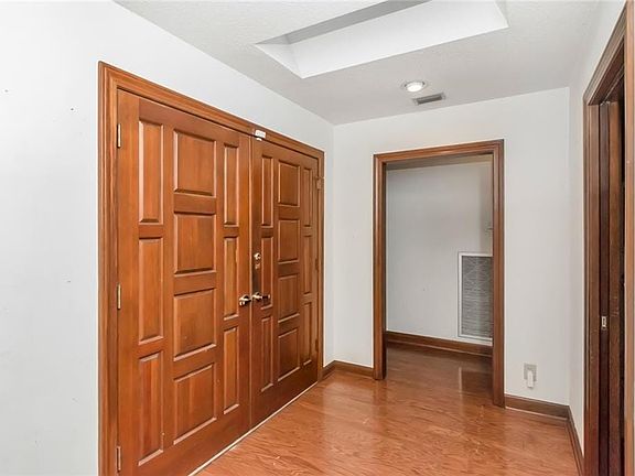 5th image of 6409 Sugar Creek Dr S