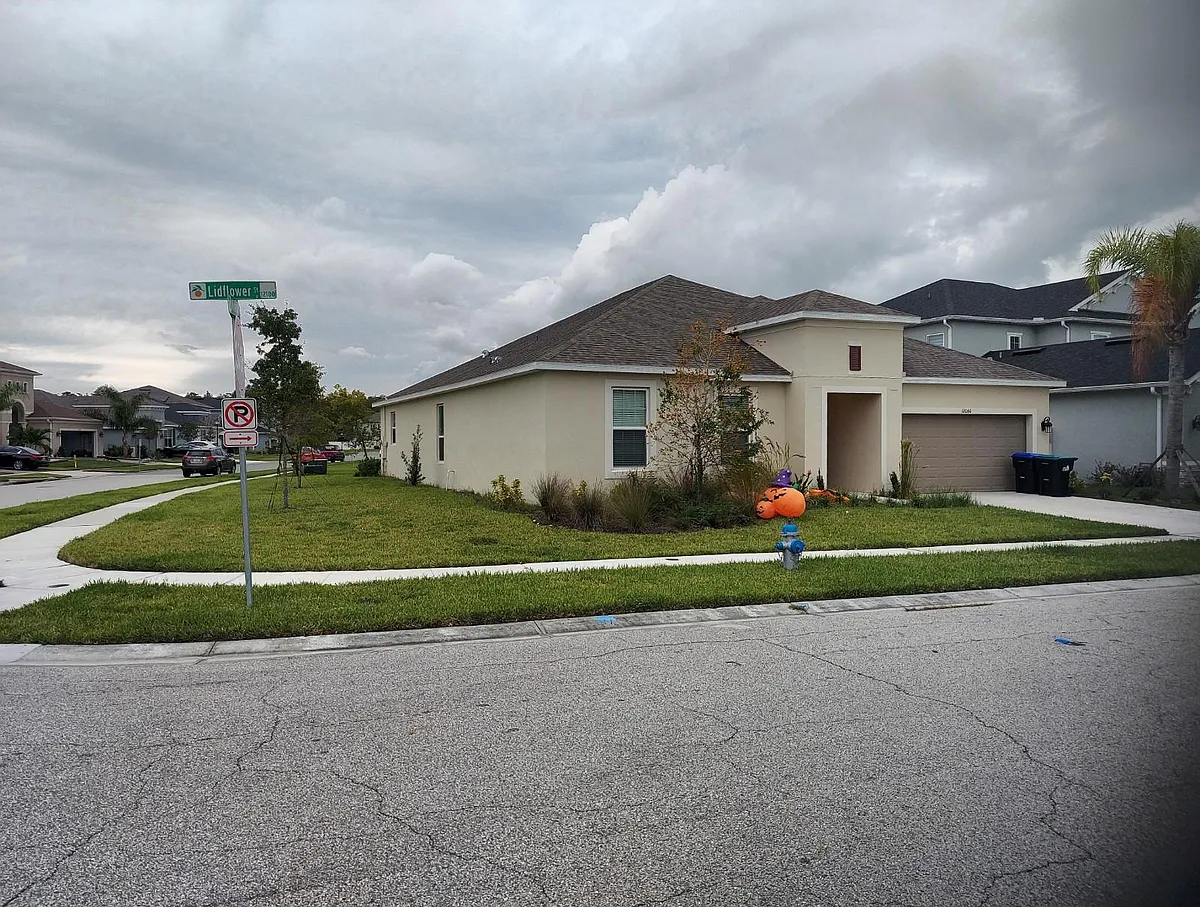 Building Photo - 12060 Lidflower St