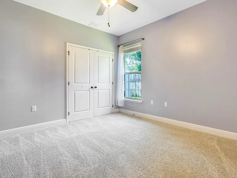 651 Powell Dr NE — Photo 25