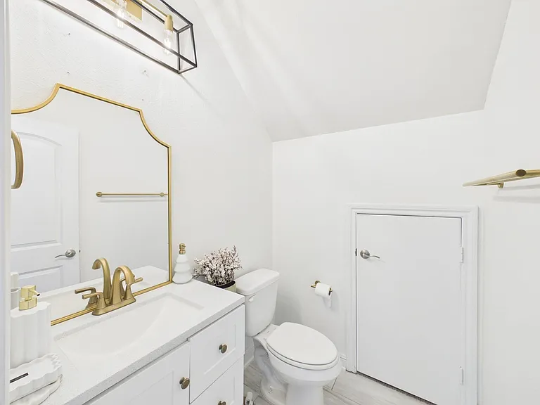 24711 Miltonwood St — Photo 9
