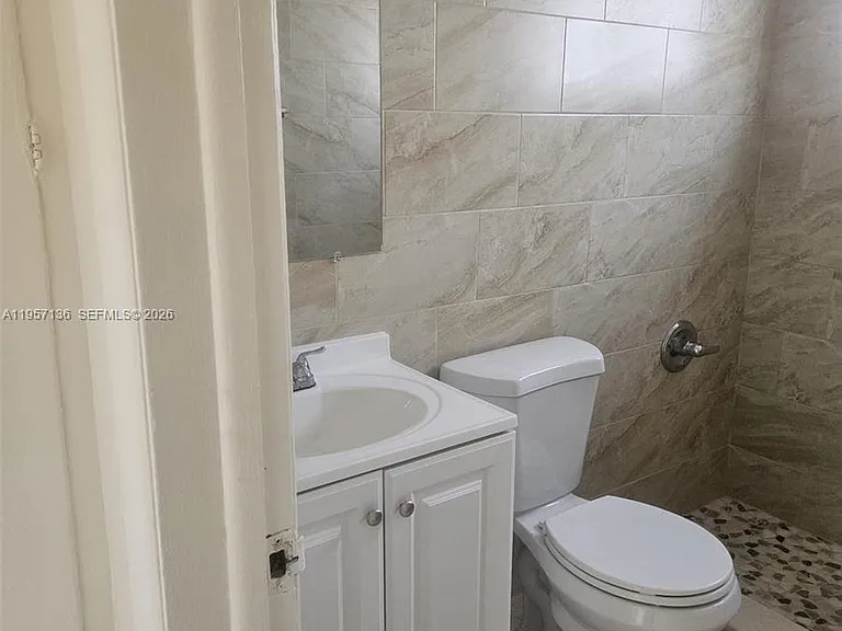 2230 Madison St #1 — Photo 7