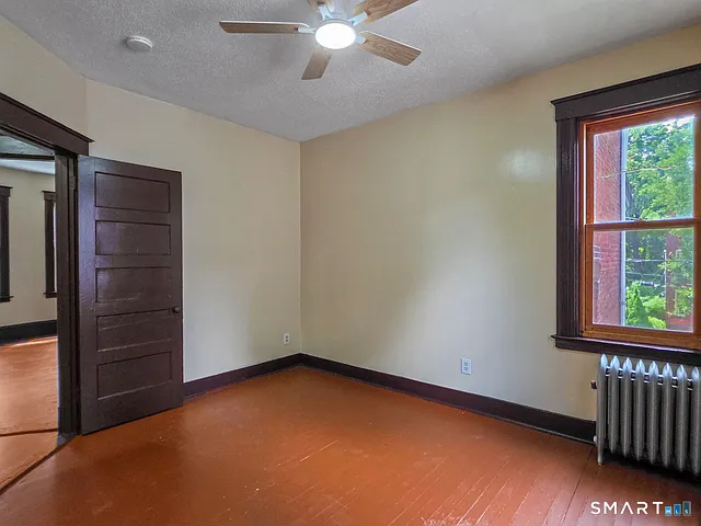 24 Mortson St — Photo 11