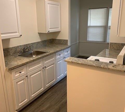 4th image of 1905 21st St APT 3