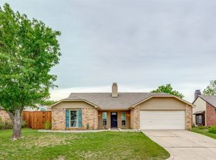 2125 Crestmeadow St, Denton, TX 76207