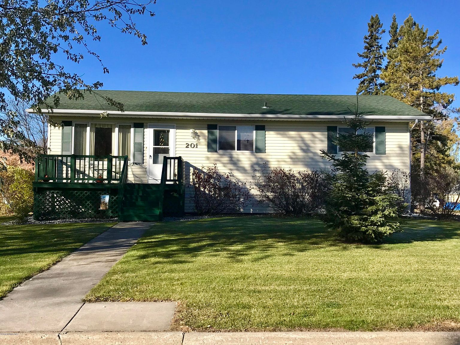 201 1st Ave SW, Baudette, MN 56623 | Zillow