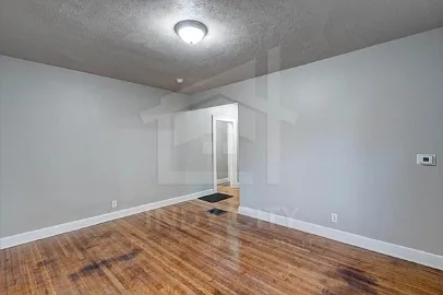 3 bed, 1.0 bath, 962 sqft, $1,325 — Photo 4