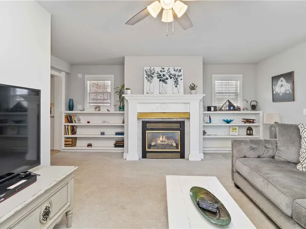 1103 W Pine St, Rogers, AR 72756