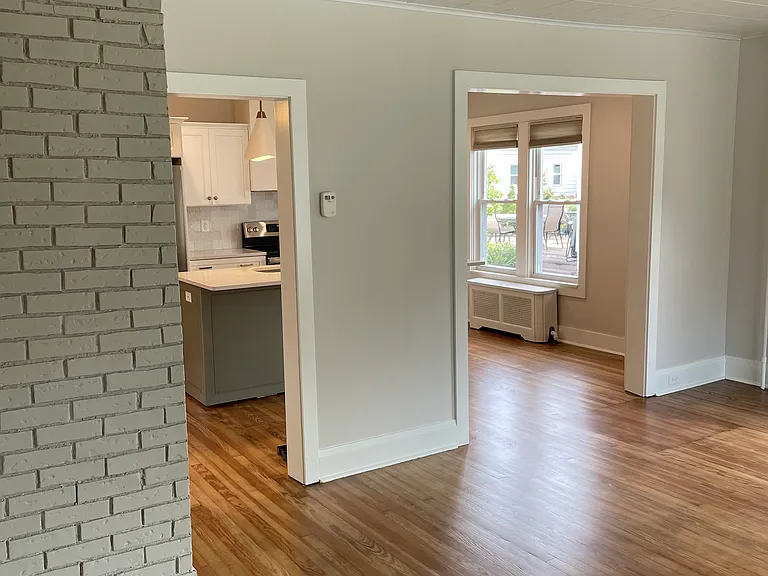 106 W Caracas Ave — Photo 5