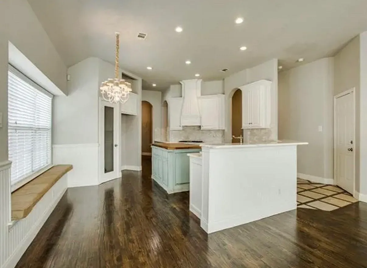 3 bed, 2186 sqft, $2,900 — Photo 3