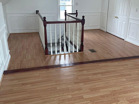 4th image of 22772 Roxana Ave