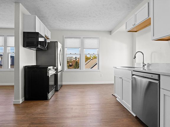 Oversized windows provide great daylight and airiness.