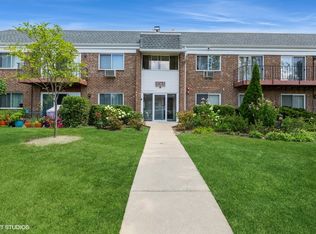 10365 Dearlove Rd APT 1D, Glenview, IL 60025
