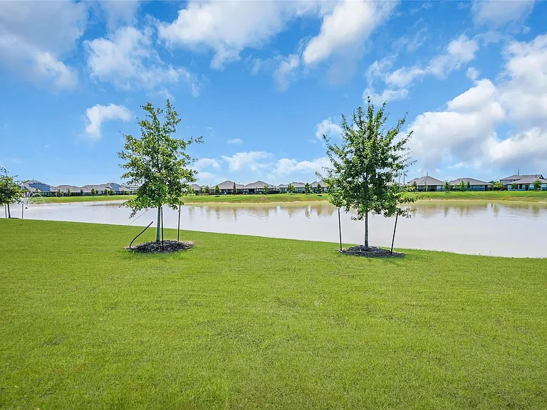 144 Aurora Springs Dr — Photo 4