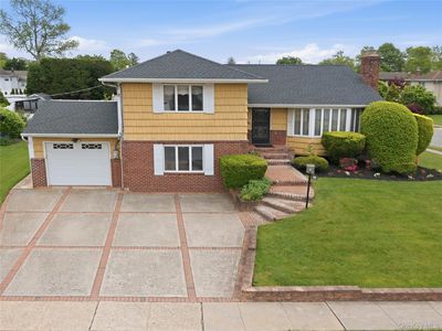 70 Polo Road, Massapequa, NY, 11758