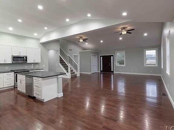 5th image of 2197 Oakwood Ave