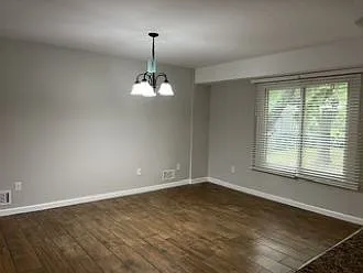S Farmview Dr — Photo 2