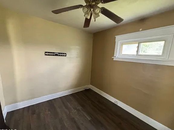 3rd image of 2020 Hawthorne St