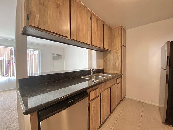 5th image of 4067 44th St APT 2