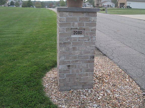 Brick mailbox