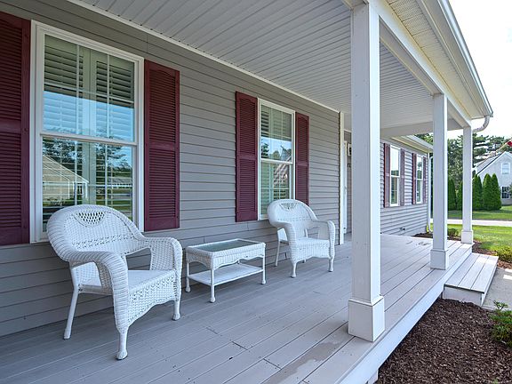5th image of 72 Deseret Drive