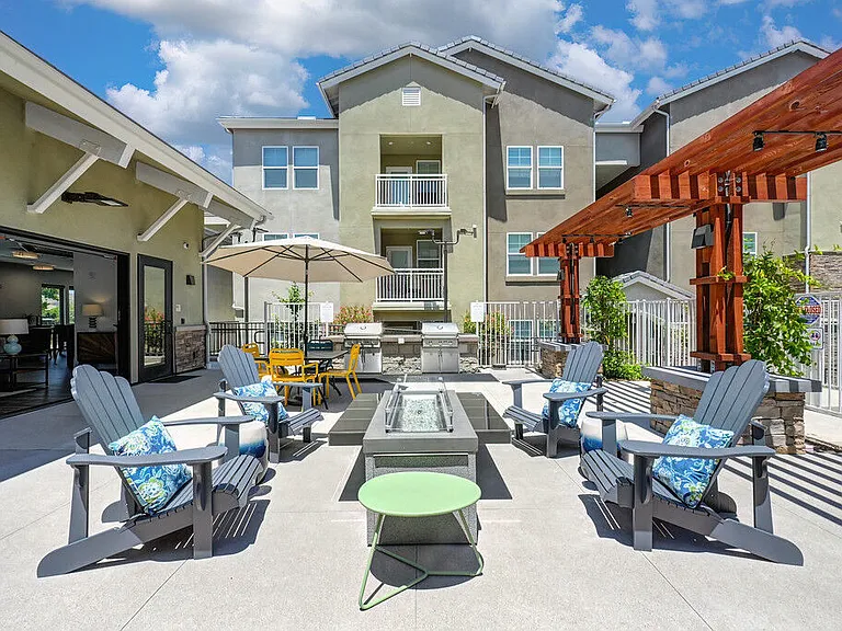 Vela Apartments — Photo 21