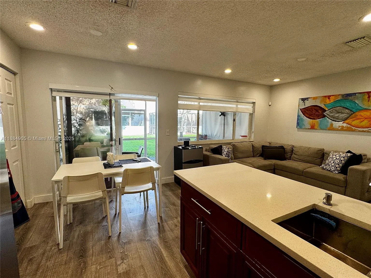 3 bed, 2.5 bath, 1340 sqft, $2,950 — Photo 4