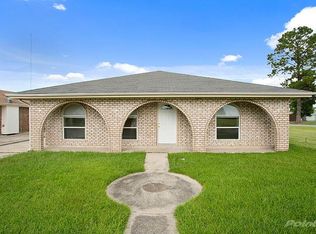 3720 Plaza Dr, Chalmette, LA 70043