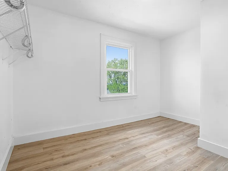 7806 Saint Lawrence Ave — Photo 14