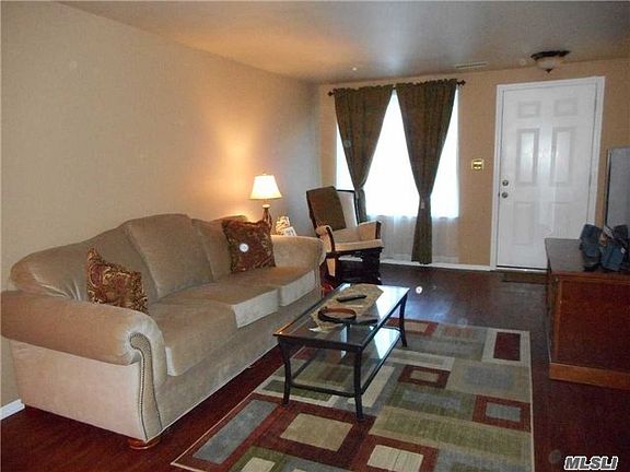 3rd image of 256 Brettonwoods Dr
