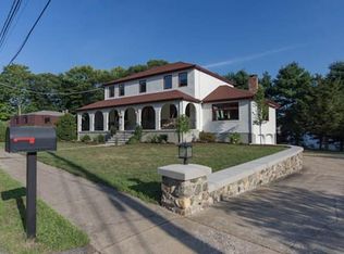 37 Standish Dr, Norwood, MA 02062