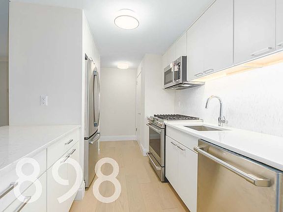 3rd image of 160 W 97th St APT 6H