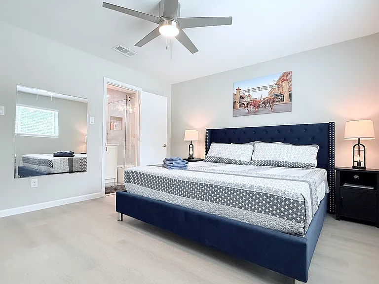 312 E Randol Mill Rd — Photo 8