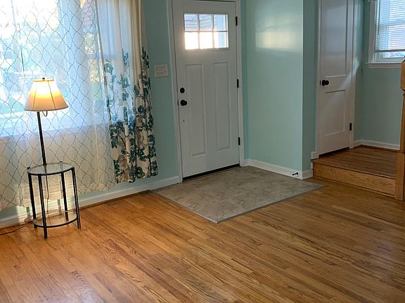 4th image of 223 Locust Ave