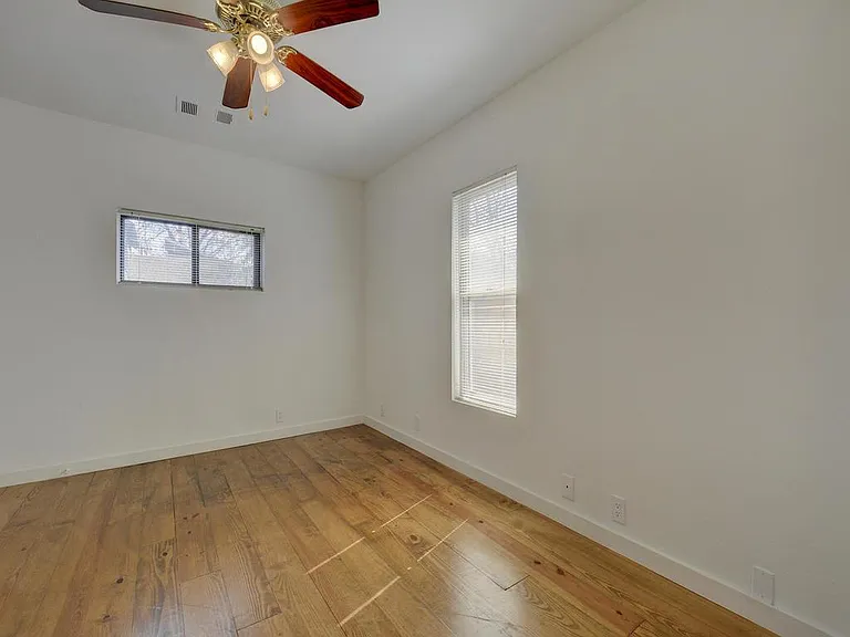 2106 Holly St #B — Photo 10