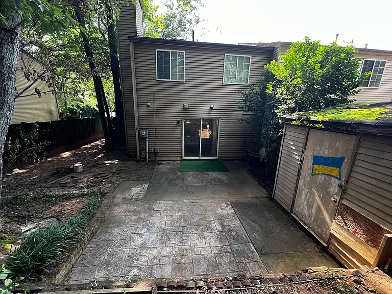 131 Roswell Commons Way — Photo 19
