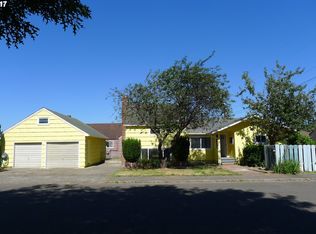 231 S 21st St, Reedsport, OR 97467