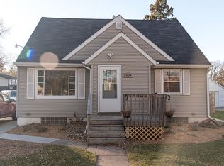 609 12th St N, Moorhead, MN 56560