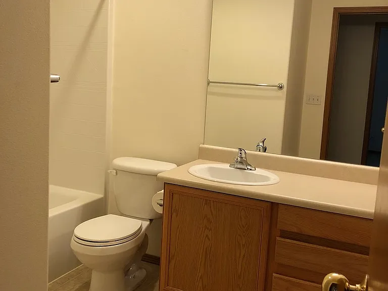 1525 Maple St — Photo 5