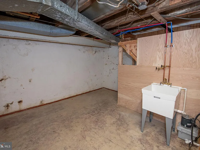 225 Old Soldiers Rd #B — Photo 31