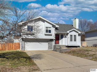 3416 Schuemann Dr, Bellevue, NE 68123