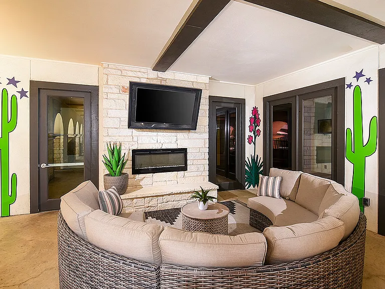 Outdoor Resident Lounge
