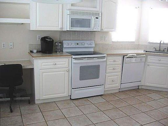 5th image of 245 Blue Heron Lake Cir