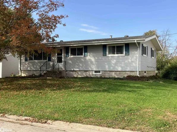 111 W Crescent Dr, Sheffield, IA 50475