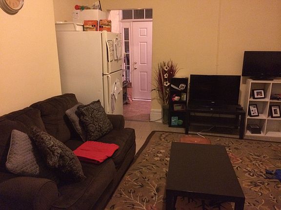 4th image of 1011 W Grace St APT 3