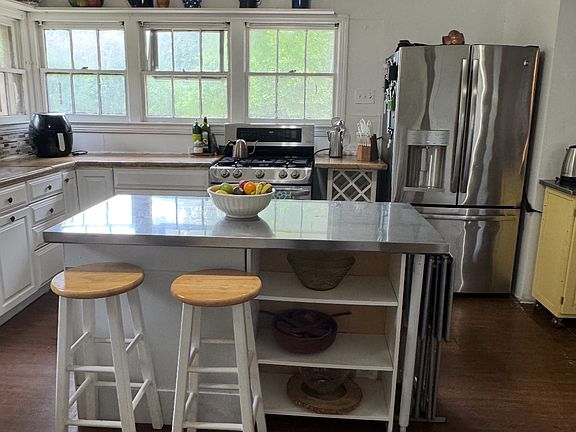 2nd image of 2906 W Jefferson Blvd #1