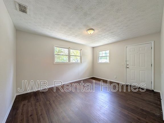 4th image of 7047 Red Robin Dr