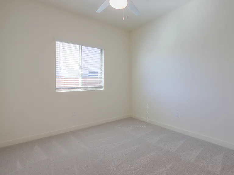 40285 W Chambers Ave — Photo 12
