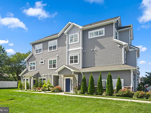 3rd image of 24525 Merlot Dr